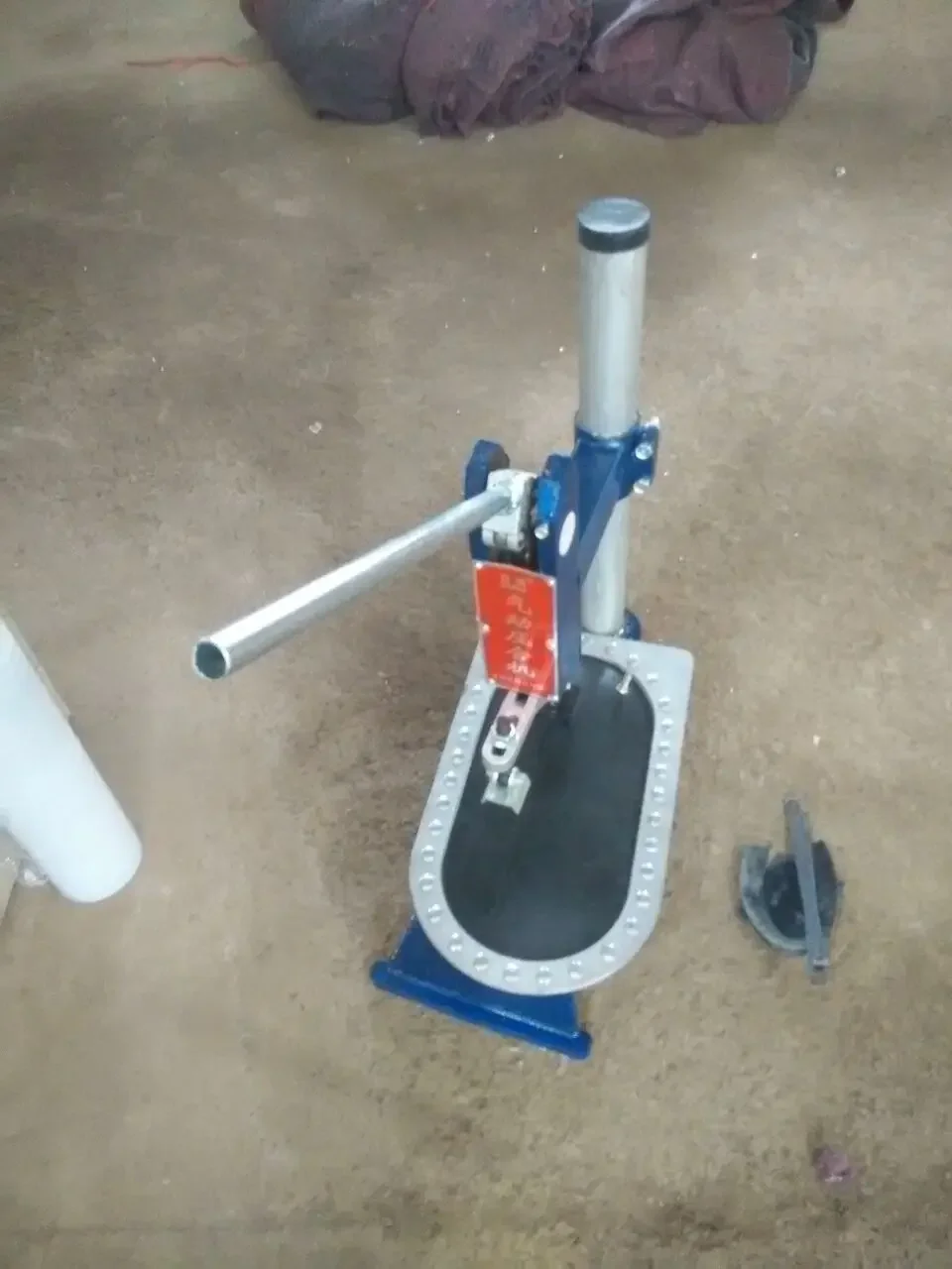 

-manual Shoe Soles Pressing Machine