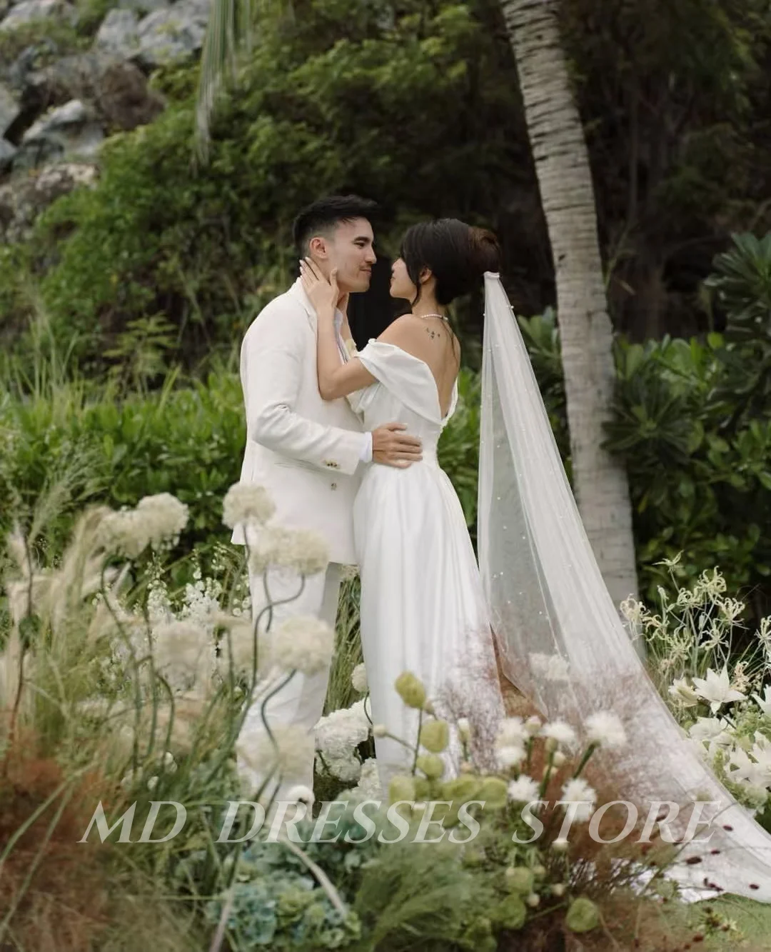 MD 2025 Abiti da sposa bianchi semplici per donna Piega in raso A-line al largo della spalla abiti da sposa Abiti da sposa personalizzati