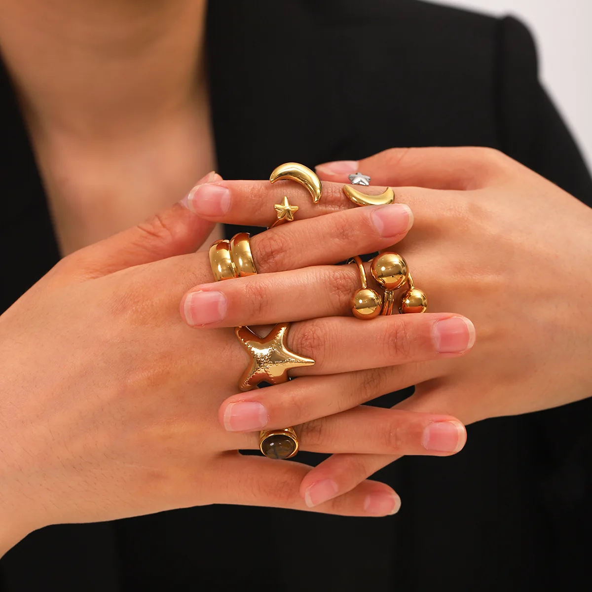 INS Western Ocean Style 18K Gold Stainless Steel Starfish Ring for Women, Non-fading Titanium Steel Ring, Cast Ring
