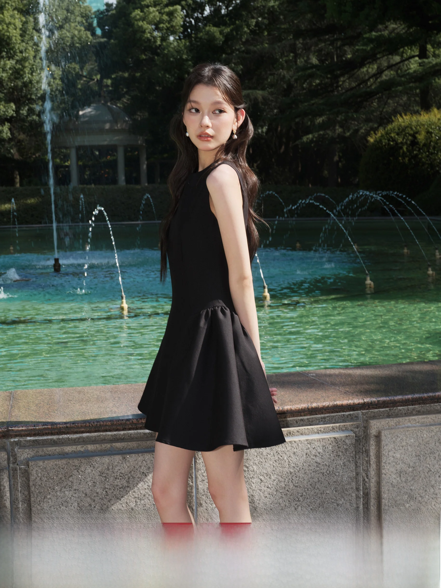 

Dryross Hepburn Style A-Line Dress Slimming Vest Waist-Cinched Sleeveless Black Dress French Style Gored Polyester Blend