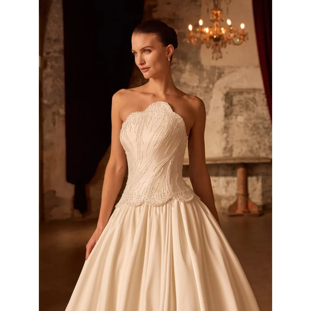 Customized Minimalist Wedding Ball Gown Featuring Strapless Scalloped Lace Embroidery Sweetheart Bodice Fitted Natural Waist