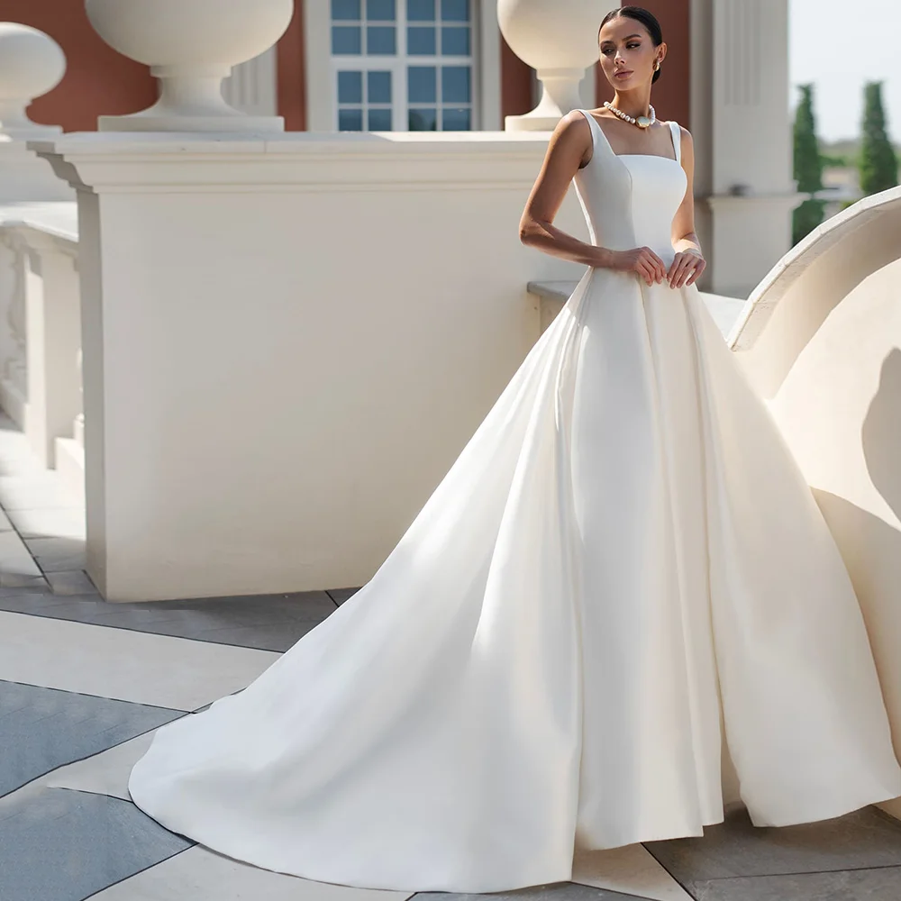 New White Satin Sleeveless Wedding Dress Elegant Sweetheart Square Collar Bridal Gowns with Button Zipper Back Customized