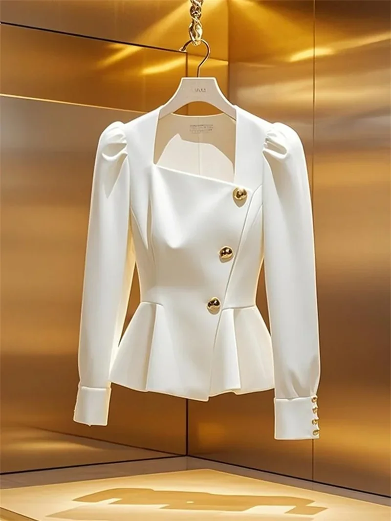 女性トップス春スリムフレア裾ペプラムシャツ 950P シックなスクエアカラーメタルボタンブラウスホワイトパフ長袖