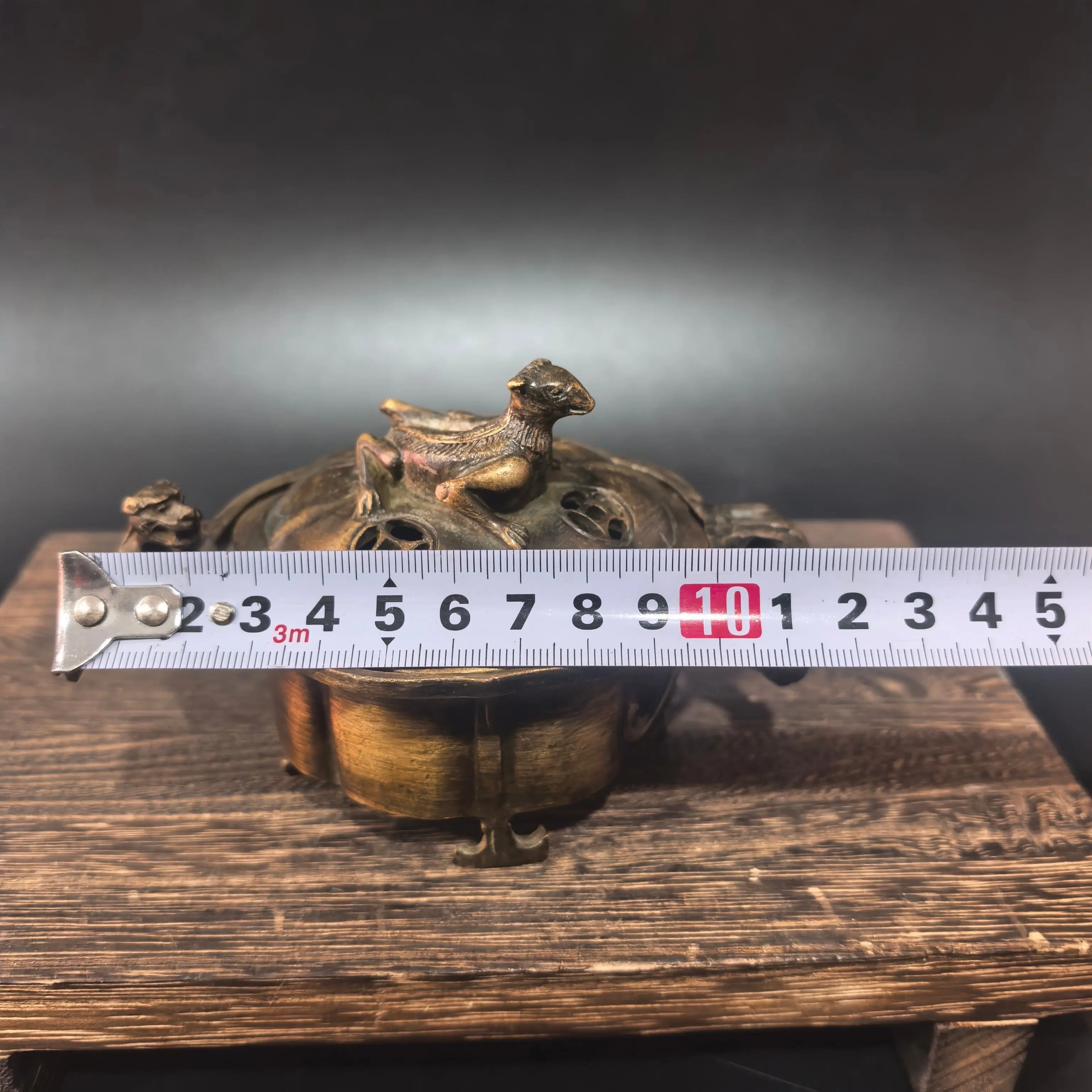 Antique Qianlong model auspicious beast binaural four-legged old-fashioned household incense burner indoor retro incense burner