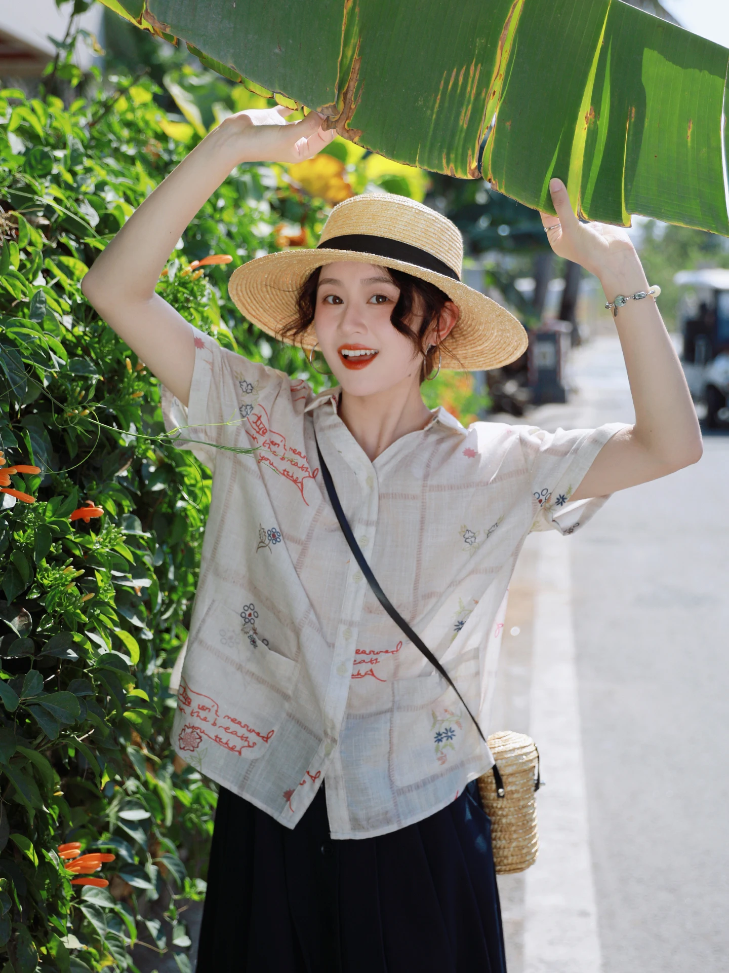 

Hua Ji C159 Retro Floral Print Short Sleeve Shirt Women's Loose Fit Summer Casual Shirt Turn-down Collar Open Cardigan Style