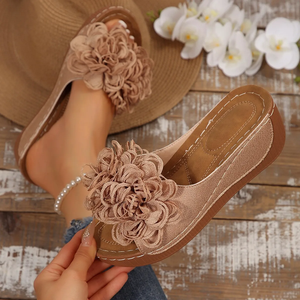 

2025 New Women Platform Slippers Slip on Fashion Woman Shoes Summer Sandals Comfortable Flower Wedges Slippers Slides Women