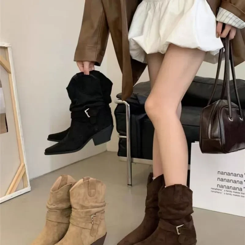 

Новые стильные модные женские замшевые высокие сапоги на мягкой платформе с боковой молнией, женские ботинки в стиле вестерн, однотонные роскошные ботинки больших размеров