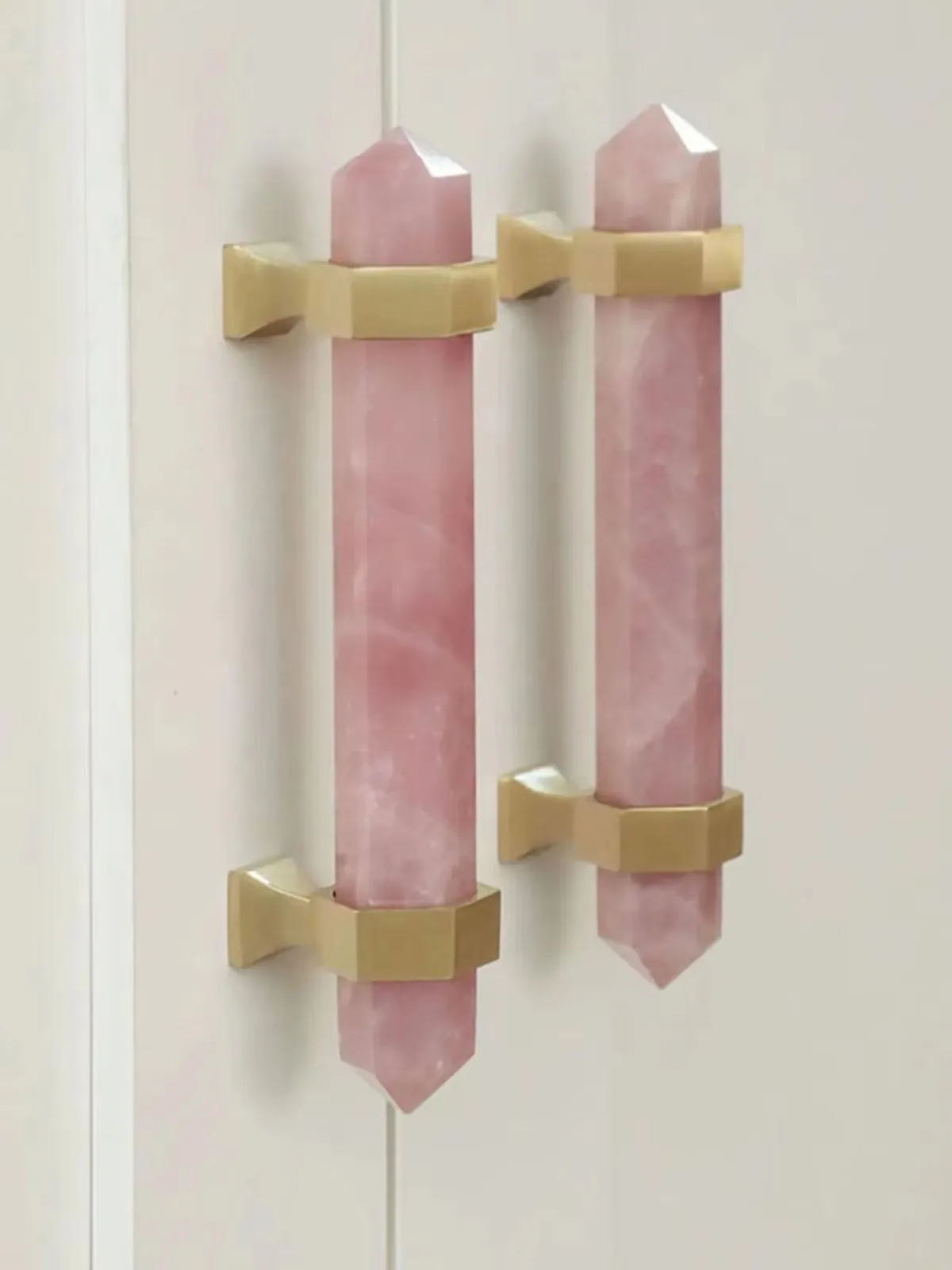 

Натуральный кристалл с латунными ручками для шкафов и ящиков, легкие роскошные ручки для гардероба, современные розово-белые мебельные ручки