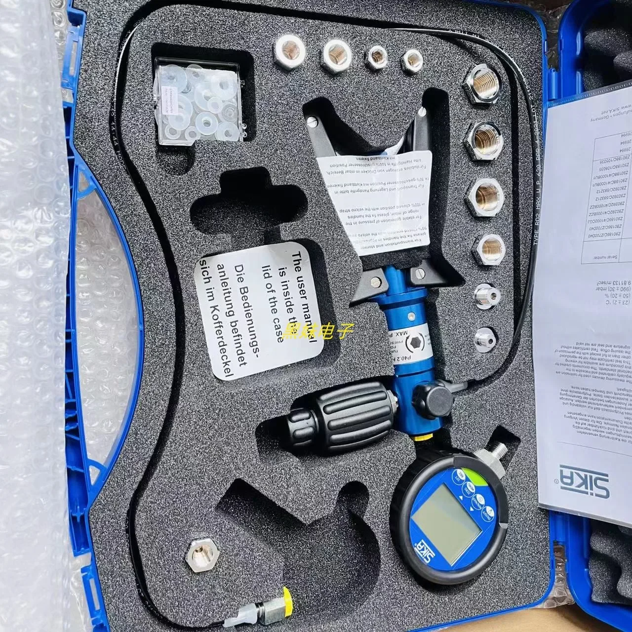 Versorgung SIKA PM40.2 + D2-Kalibrator + Manometer P40.2 + E2