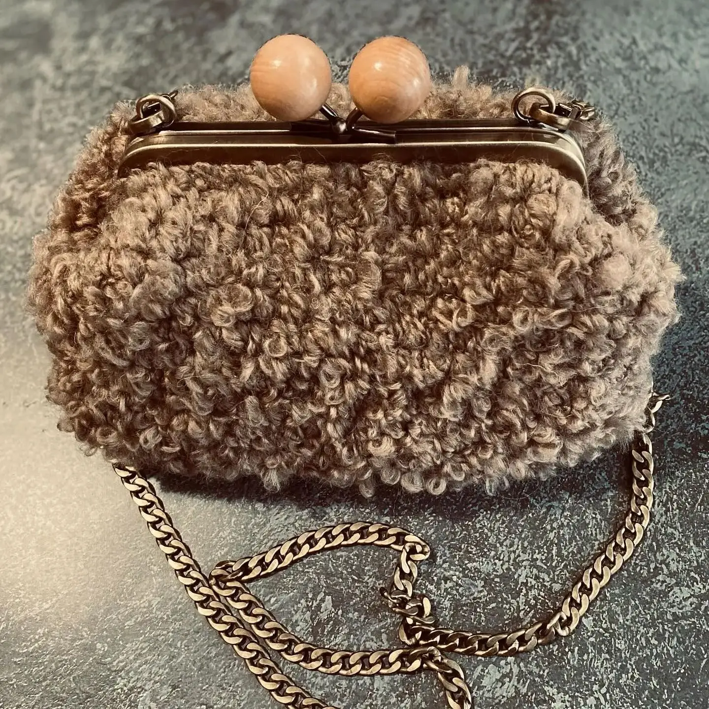 

Lost in Vintage Vintage Antique Bronze Bags Fastener-fermoir and Chain Warm Sheep Big Bag Evening Clutch Spheres Bohemia Bag