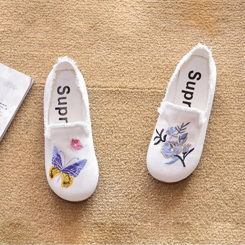 

2023 New Flat Heel Single Shoes Women's Bean Shoes Flat Bottom Small Cloth Shoes Canvas Fisherman Shoes Small White Shoes