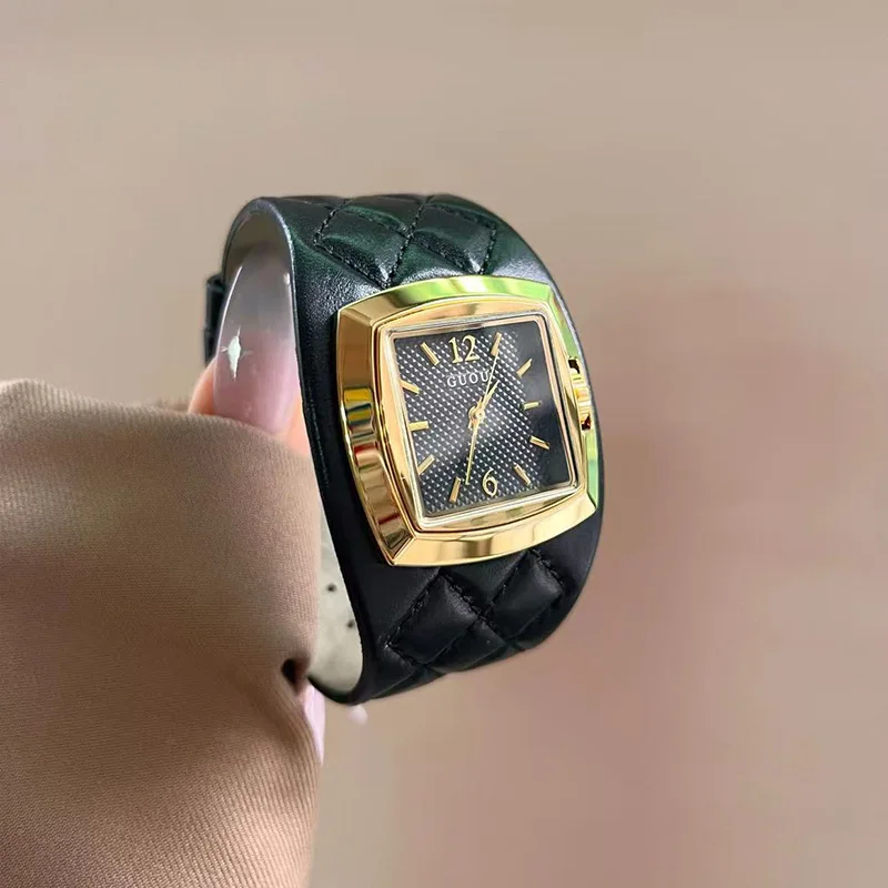 

Stylish Black And Gold Square Dial Women'S Watch With Leather Strap, Fashionable And Trendy, A High-End Gift For Women.