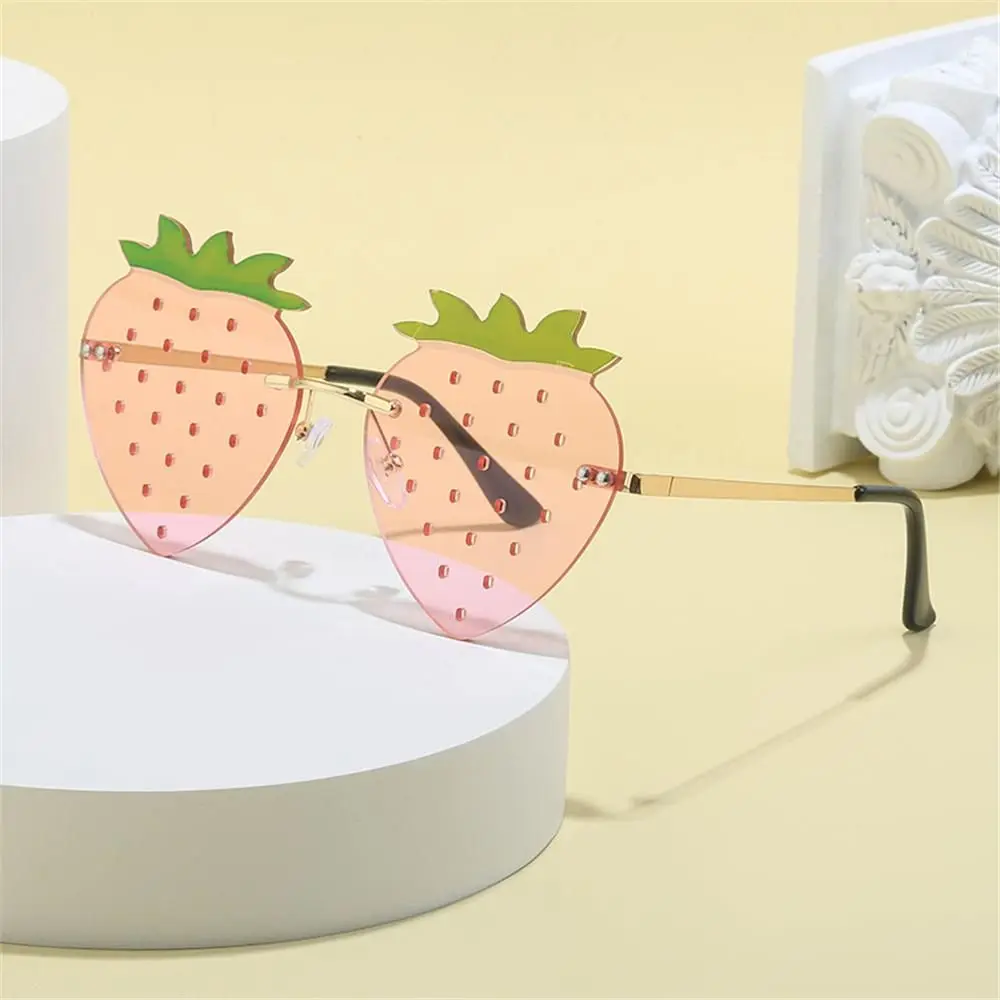 Funny Strawberry Eyeglasses Christmas Decoration Eyewear Party Glasses Sunglasses Trendy Strawberry Shape Rimless Sun Glasses