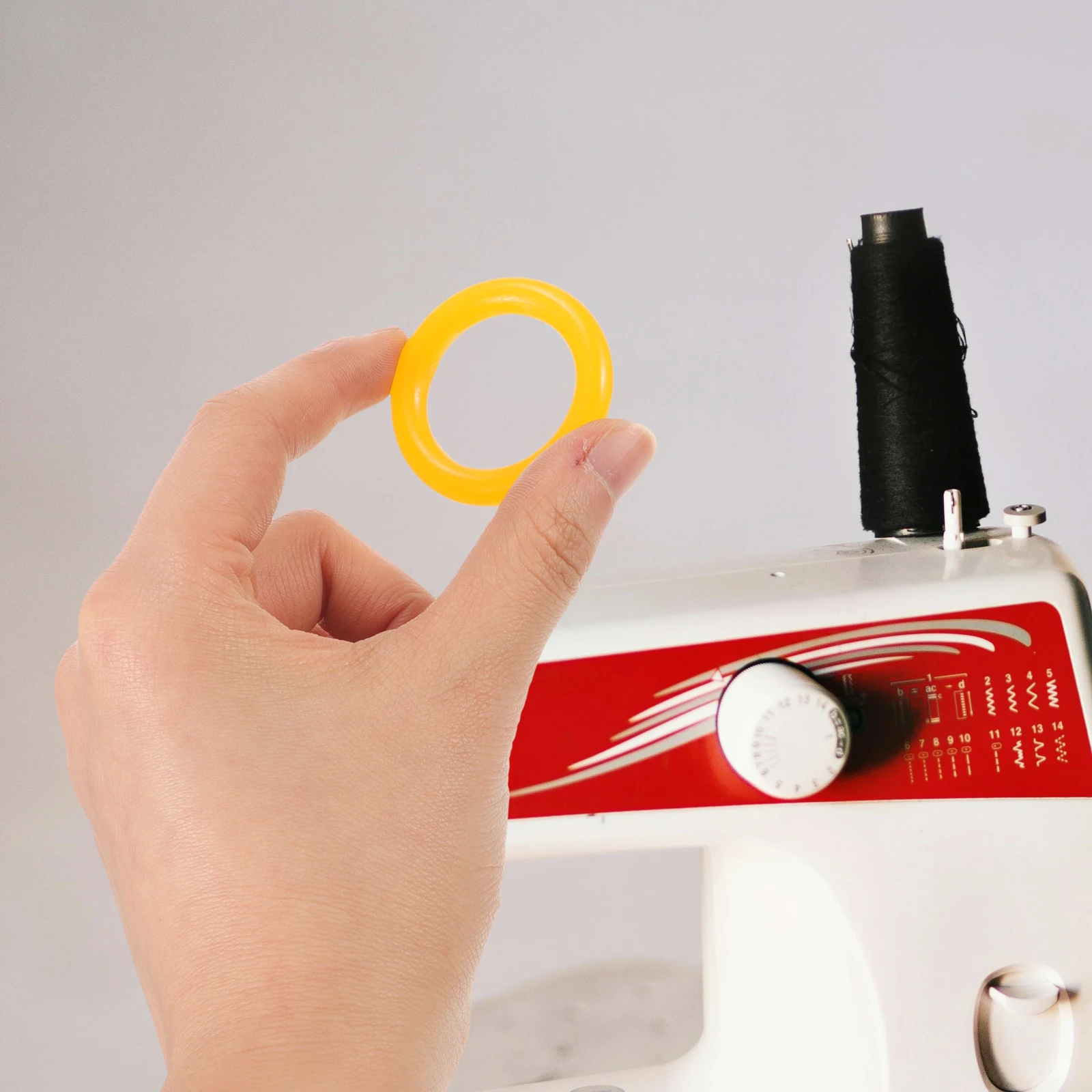 

20Pcs Bobbin Winder Rubber Rings Sewing Machine Parts Durable Colorful Repair Replacement for Multi Brand Sewing Accessories