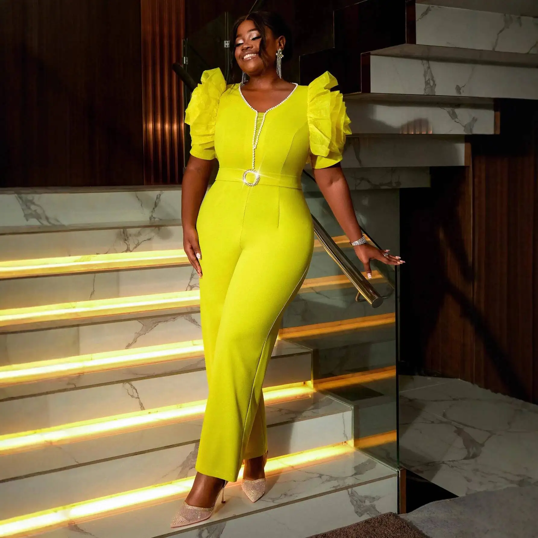 Jumpuit Plus Size Nisa: Kaskata, Ċinturin Perli - close-up view