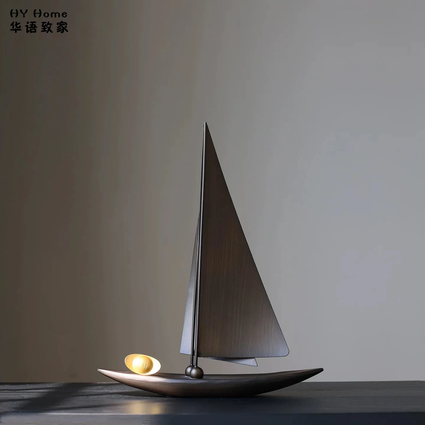 Medieval style, high-end sense, smooth sailing, sailing ornaments, TV cabinets, study offices, desktop decorations