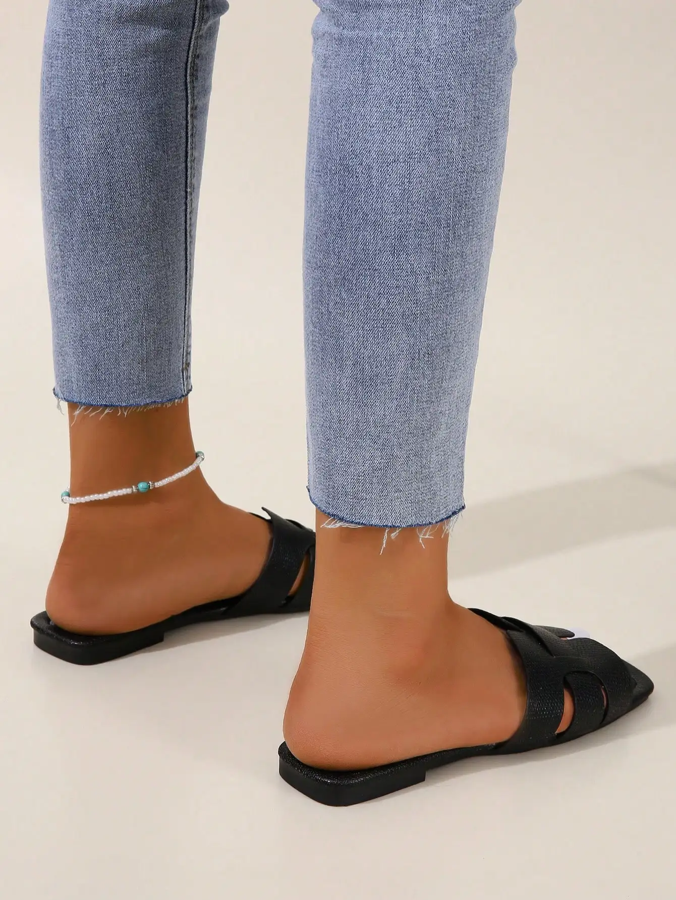 

MICCOM Women's Fashion Flat Sandals With Square Toe, Versatile Slip On Flat Sandals For Spring And Summer