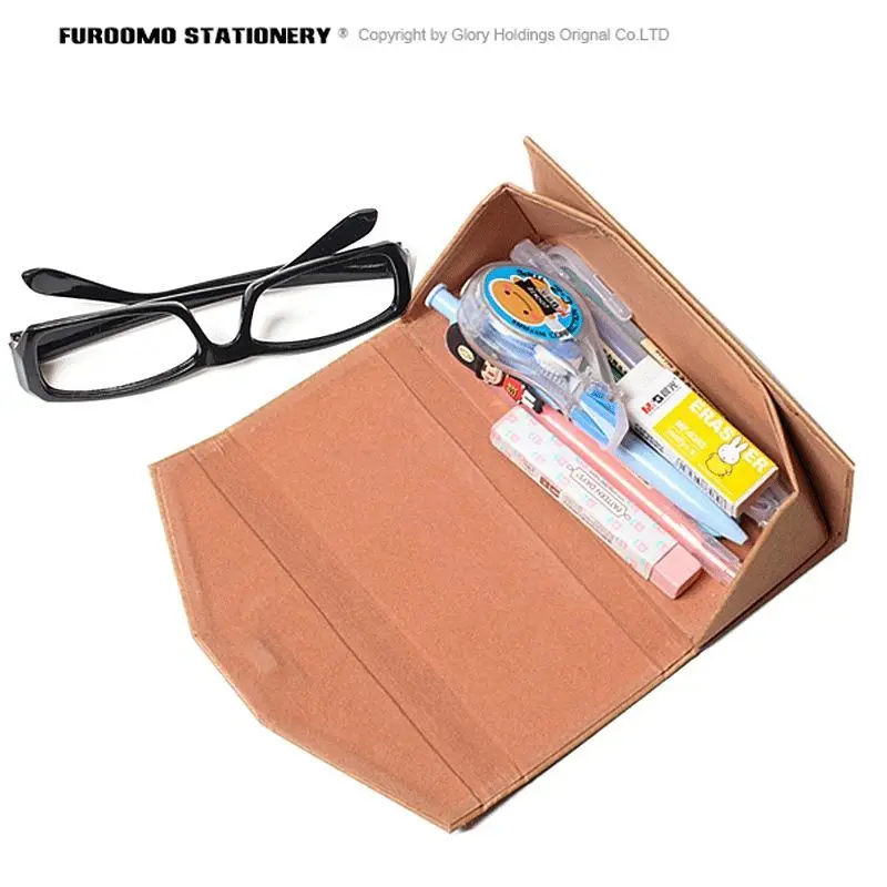 Ataque al gigante que rodea el anime caja de gafas bidimensional caja de lápices soldado Liwill Capitán Alan Mikasa