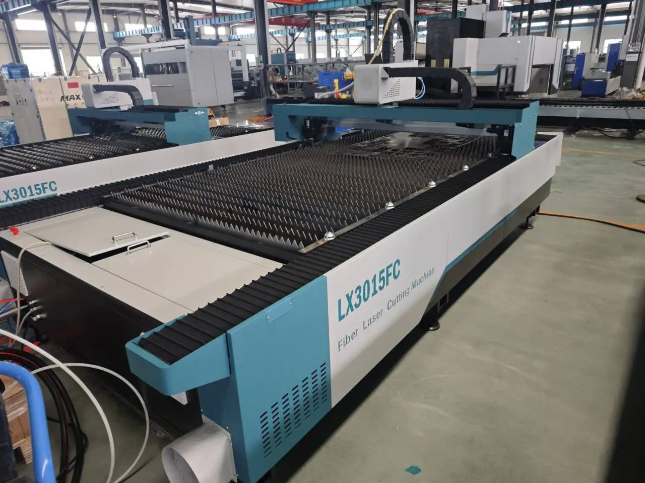 Лучшая промышленная стальная нержавеющая сталь листовой металл CNC волоконно-лазерная машина для резки металла от производителя