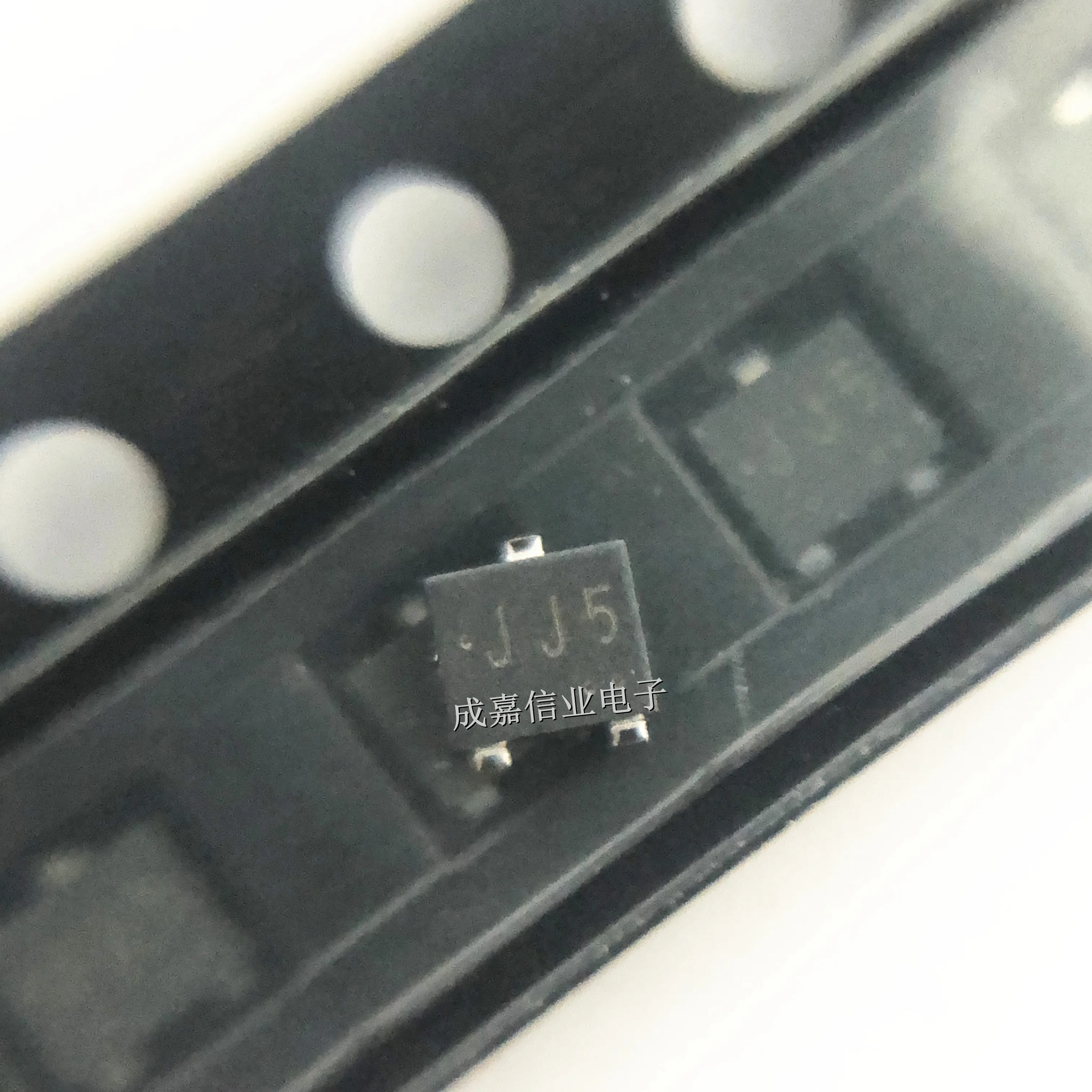 10pcs/Lot SSM3J112TU,LF UFM-3 MARKING;JJ5 P-Channel MOSFETs 1.1A 30V 310mOhms