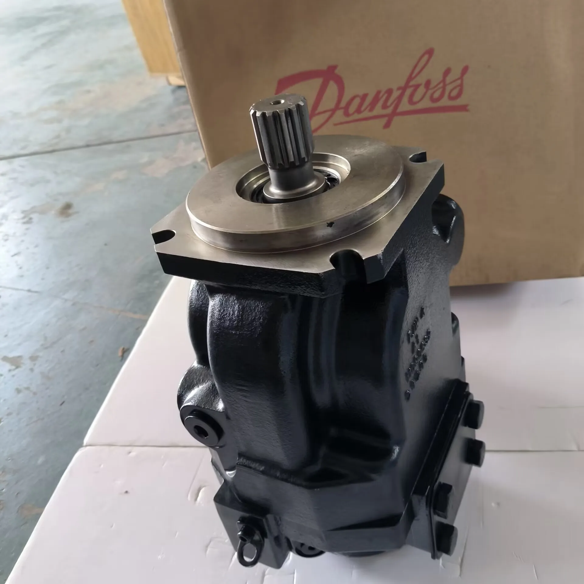 Danfoss-Pompe hydraulique personnalisée avec électrovanne, stock disponible et livraison rapide, AT444573