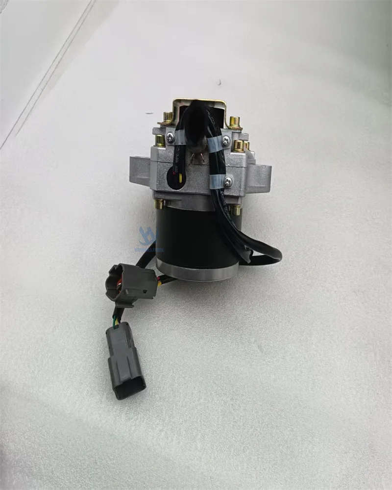 Hydraulic Excavator Parts Throttle Motor 7834-40-3003 7834403003 for Komatsu PC100-6 PC120-6 PC130-6 PC200-6 PC220-6 Excavator