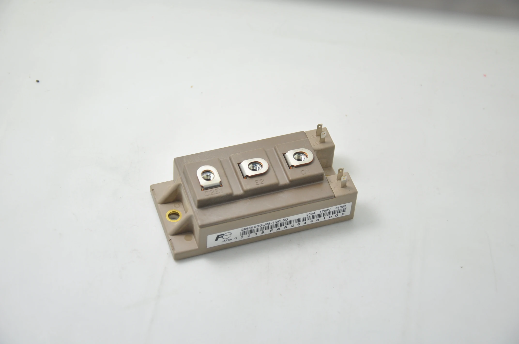 

2MBI200UM-120-50 НОВЫЙ ОРИГИНАЛ 200А-1200В