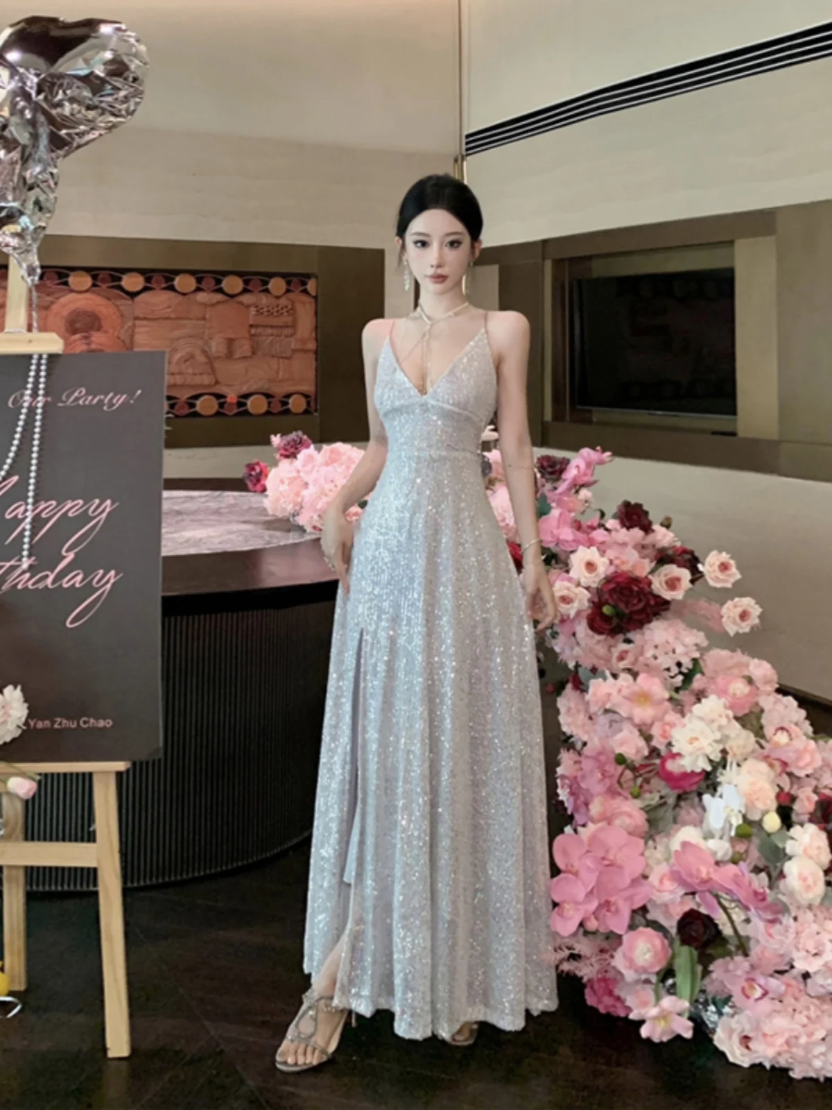 

Ele Длинное платье с разрезом, сексуальное платье с высоким содержанием нелона Cany, ежегодное собрание, ведущее, роскошное вечернее платье трапециевидной формы серебристого цвета с V-образным вырезом