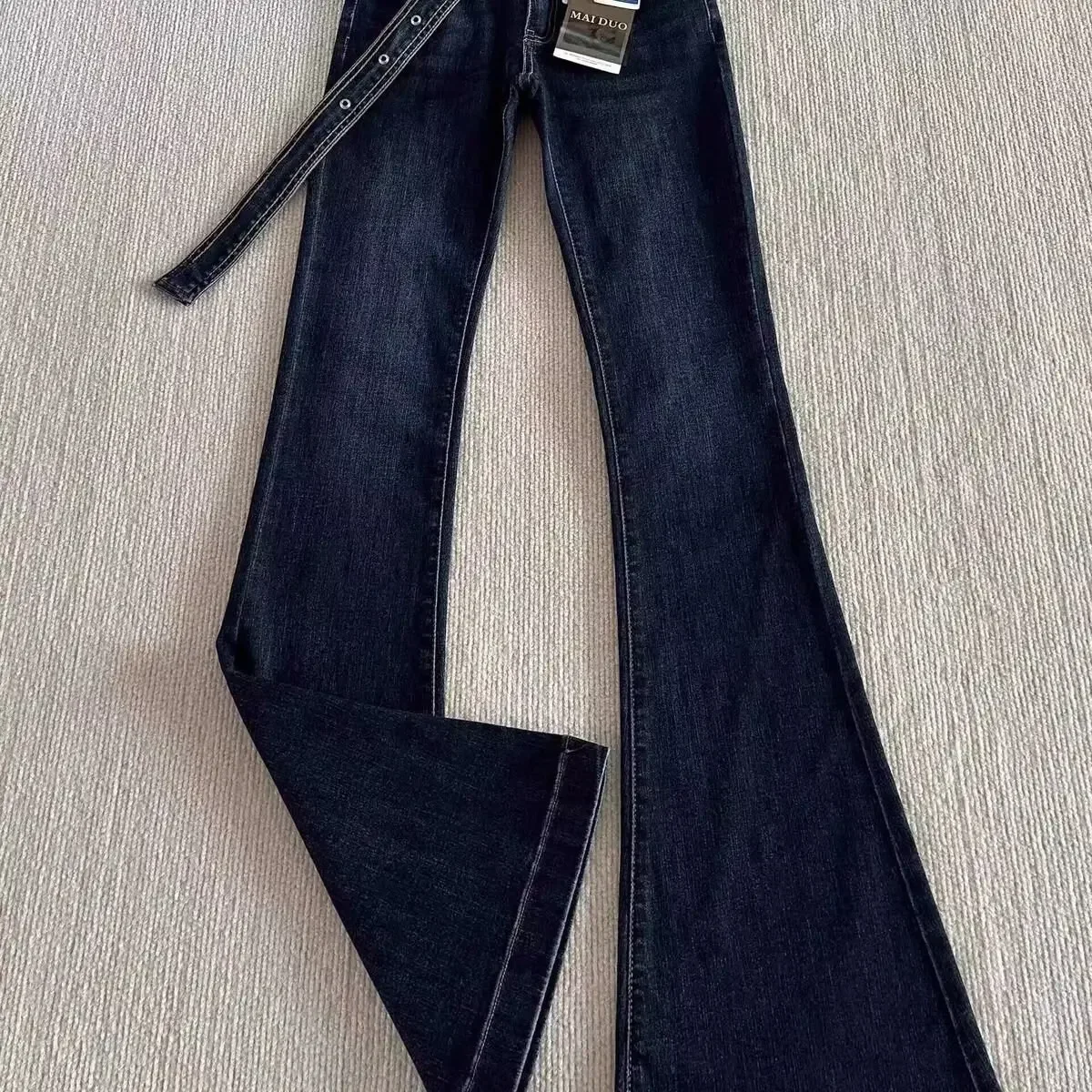 กางเกงยีนส์ทรงบานขากระดิ่งเอวต่ำสไตล์วินเทจสีน้ำเงินสำหรับผู้หญิง สปริง/ออทั่ม สไตล์เรโทร ทรงเข้ารูป สตรีทแวร์