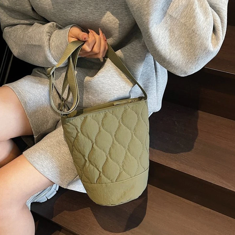 

Сумка через плечо в сетку — регулируемые ремни, прочный материал, зеленый цвет, безопасная застежка-молния для путешествий на открытом воздухе, поездок на работу и повседневного использования