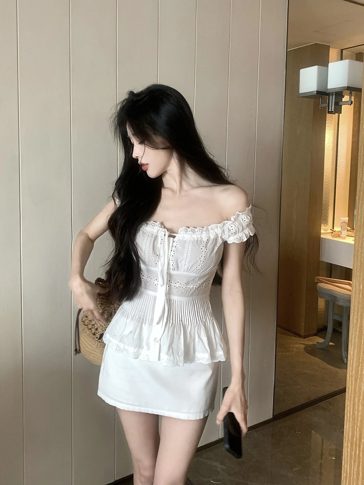 

White Cotton Linen Sleeveless Square Collar Set High Waist Short Skirt Fashionable Summer Outfit for Women in Their 20s And 30s