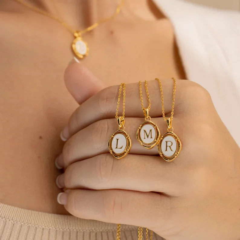1pcs 26-letter Pendant Necklace Oval Dripping Enamel Initials Necklace, Elegant and Sophisticated Necklace for Gift First Choice