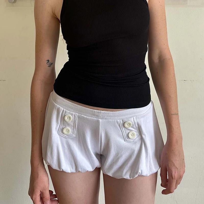 Retro button decoration girl style solid color ladies shorts, casual fashion, comfortable and casual elastic waist shorts.