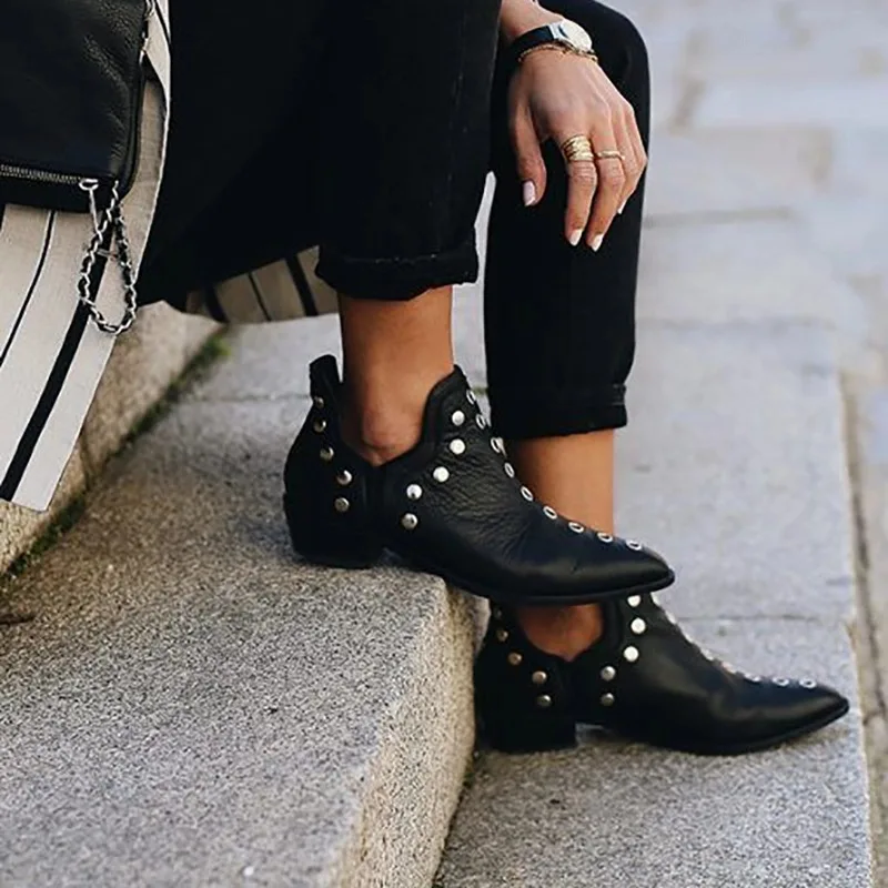 Boots Women New 2024 Winter Footwear Female Shoes Luxury Designer Rivets Ankle Low Ladies Pointy Autumn Fashion Rubber Basic Sq