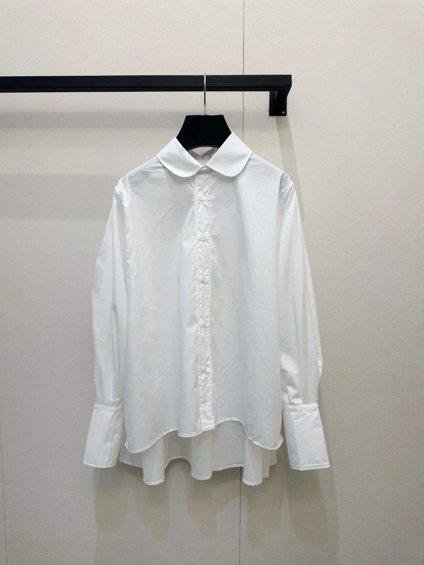 

2026 Commuter Style Loose Fit Women's Shirt Long Sleeve Turn-down Collar Mid-length Asymmetrical Hem Simple Top Cotton 100%