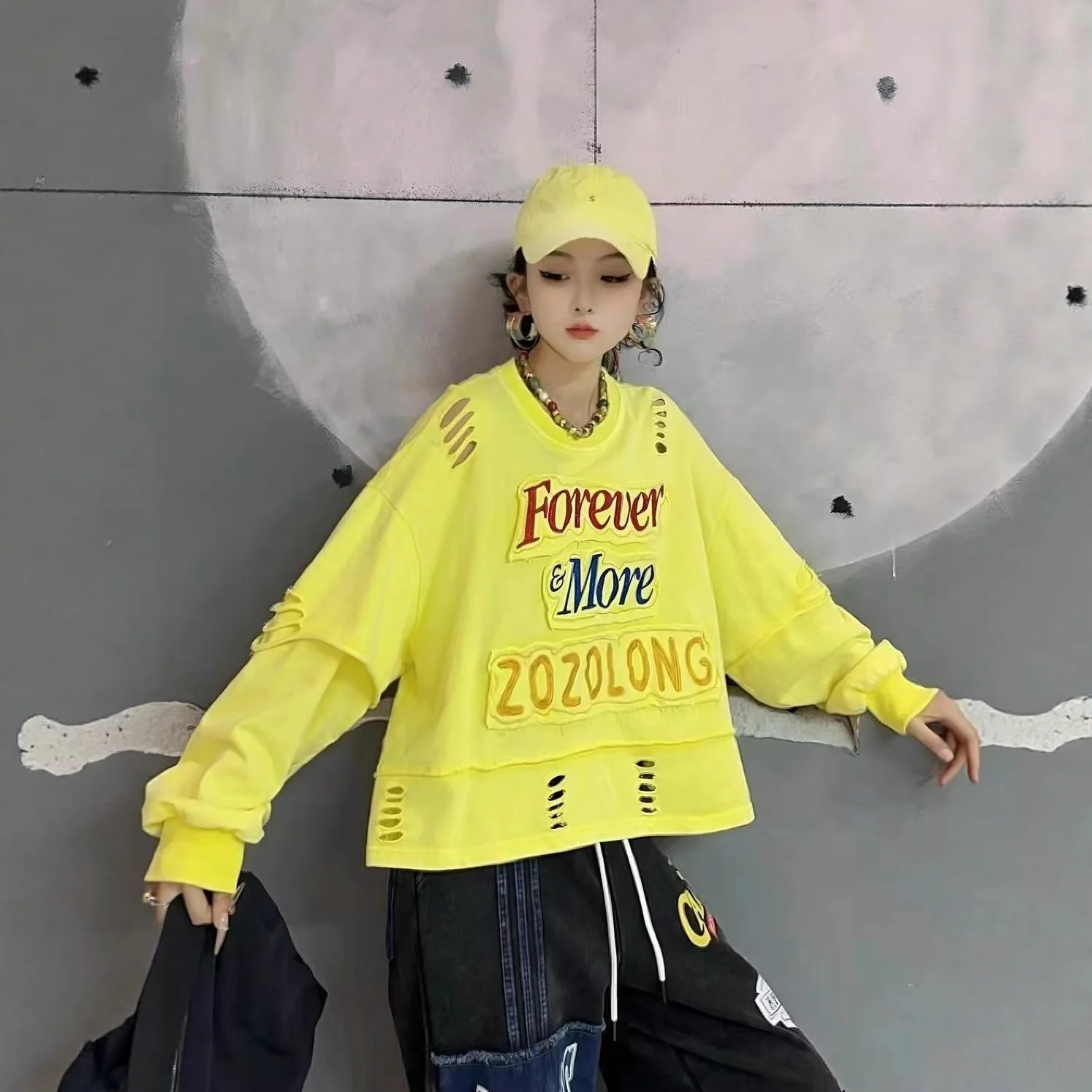 European Style Women's Sweatshirt 2025 Autumn New Personalized Patch Letter Print Distressed Sleeves Trendy Top Streetwear Women