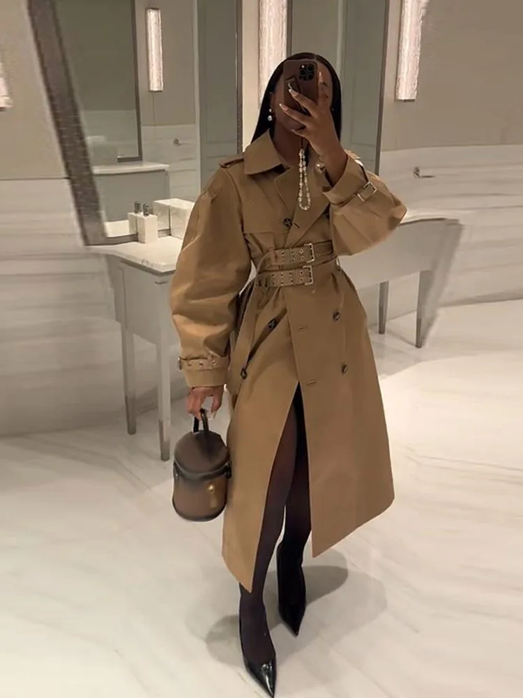 سترة نسائية أنيقة بحزام مزدوج سترة واقية كاكي غير رسمية بأكمام طويلة وزر على شكل طية صدر السترة سترة نسائية لخريف وشتاء 2025 ملابس خروج للسيدات