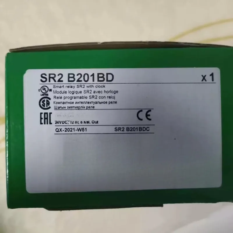 Industrial Mini Programmable Logic Relay SR2B201BD 12DI 8 Relay Output 24VDC Built-in Clock DIN Rail Control Module