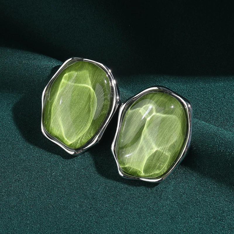 

Vintage Transparent Green Earrings Stone Stud Luxury Glass Natural Irregular Hammer Pattern Summer Jewelry Valentine Accessories