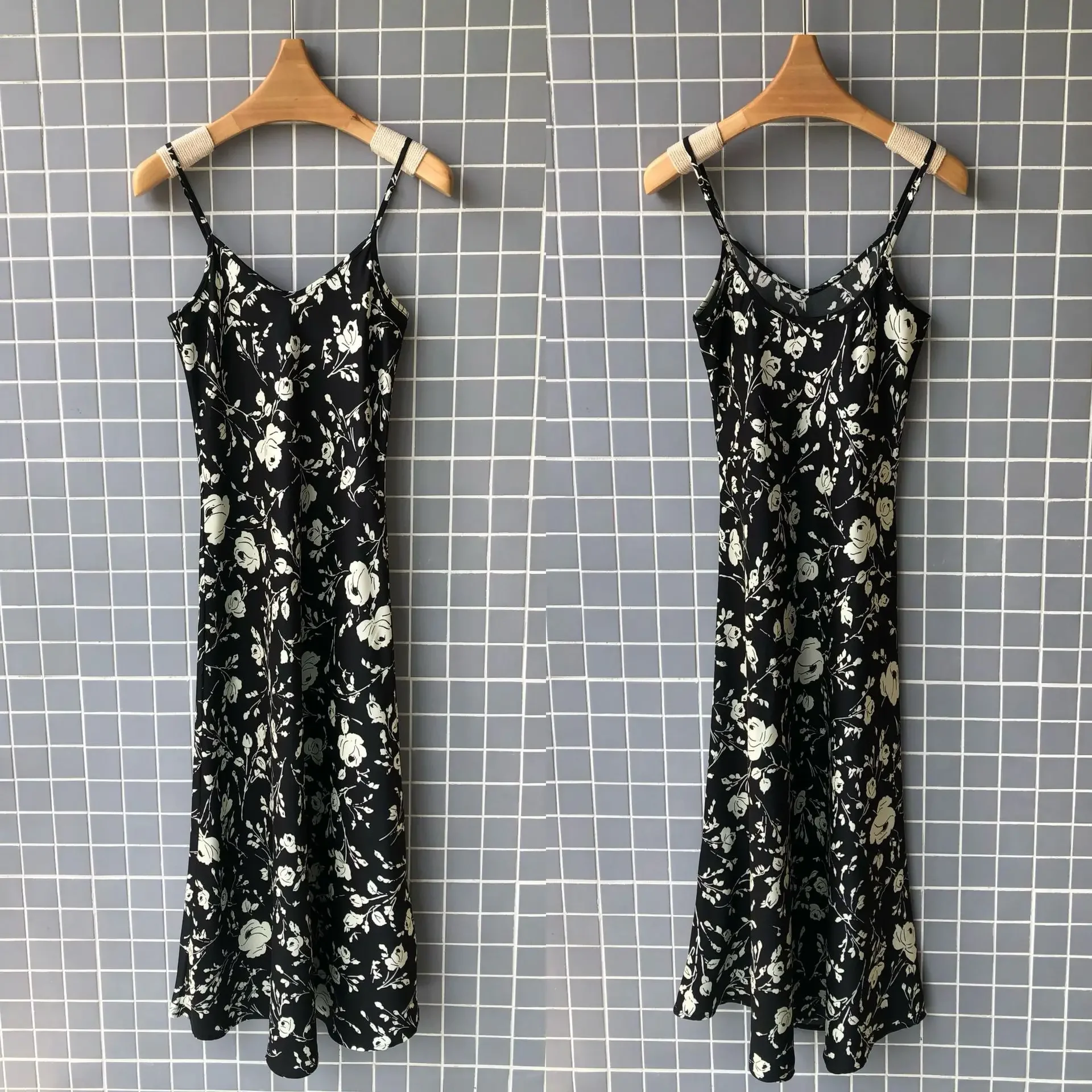 

Vintage Bias Cut Print Women 100% Silk Suspender Dress Summer Vacation Style Sling Robe V-Neck Sleeveless Silk Slip Midi Dress