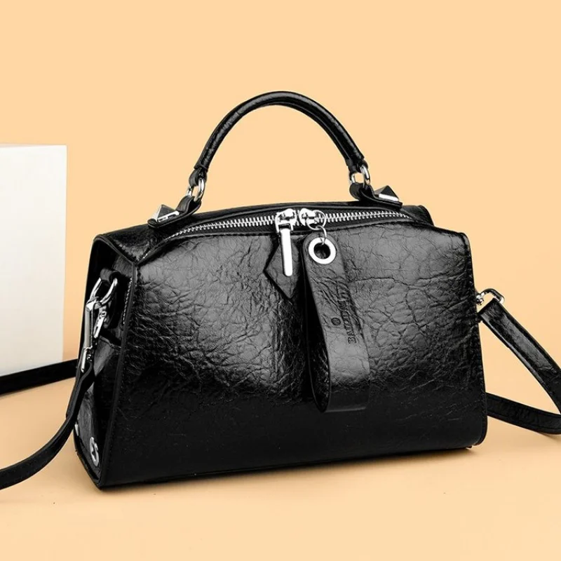 

Stylish Women Hand Bag Boasting Casual Vintage Vibe And Popular Elegant Details Made Of Top-Quality Leather With