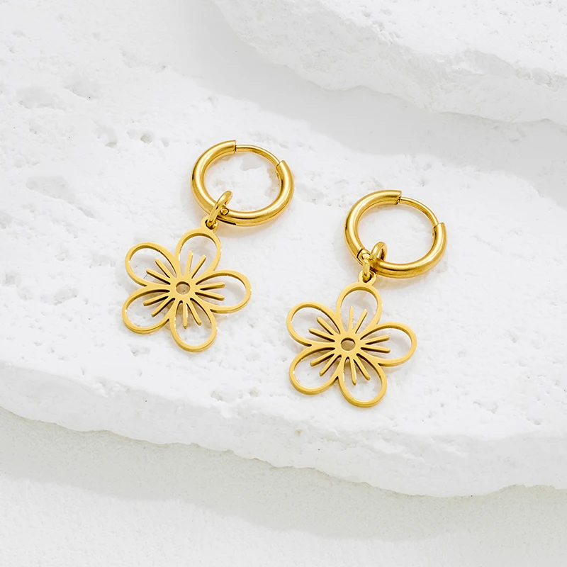 Summer Fashion Cherry Blossom Huggies Ear Buckle Accessories Minimalist Flower Charm Hoops Earrings for Women Party Jewelry