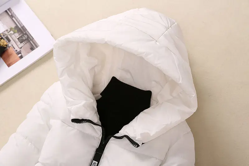 Women's Short Coat 2025 Winter New Student Thick Cotton Jacket Ladies Warm Hooded Coat Female Casual Down Cotton Parka Overcoat