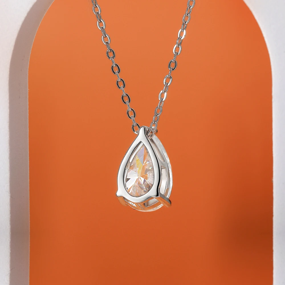 Thumbnail 4 - #6 Trending Moissanite Pendant Necklaces Right Now