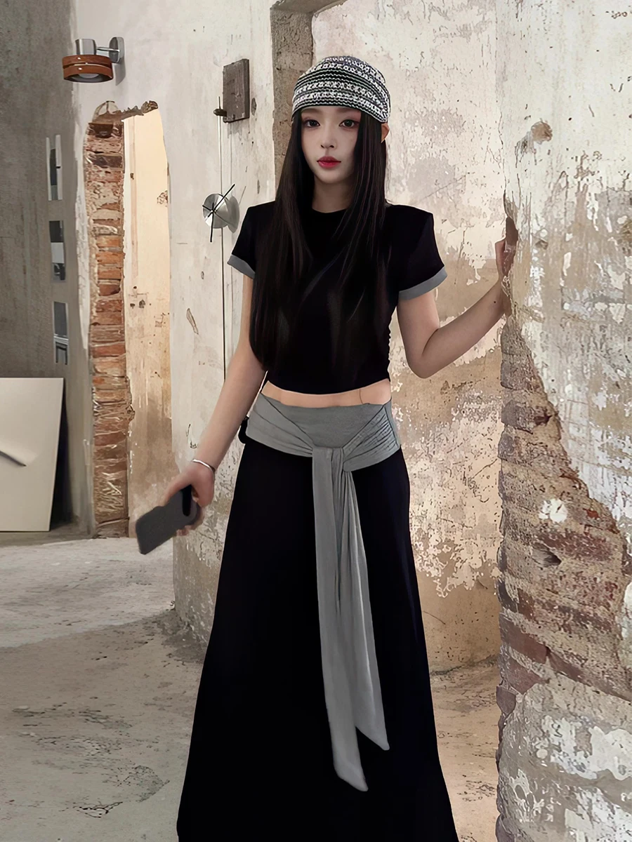 

Summer 2026 Women's Slim Fit T-Shirt Top with Sleeve Color Block Design And High Waist Skirt Two Piece Set Fashionable C...