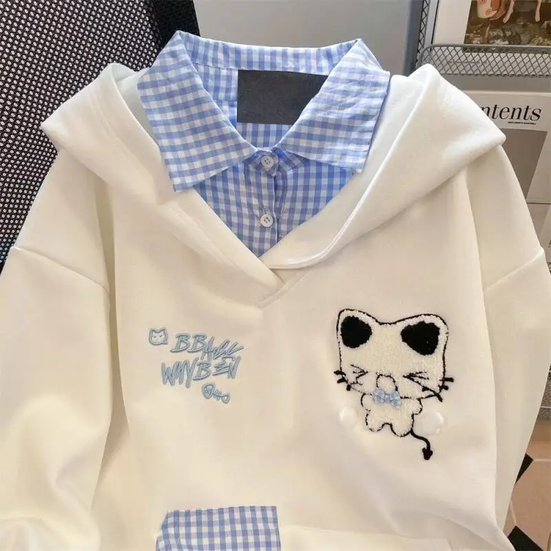 Felpa con cappuccio ricamata con gattino Kawaii Felpa in due pezzi finta patchwork scozzese bianco da donna Y2K Top streetwear casual simpatico cartone animato