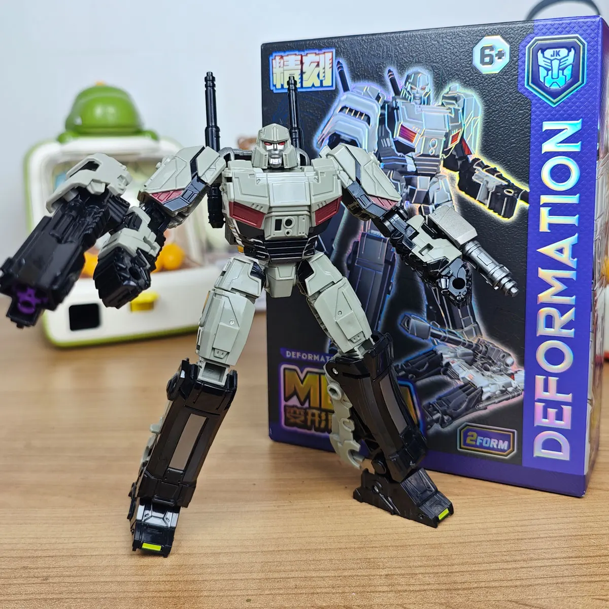 JINGKE Transformation One MGTANK Action Figures robot Toys KO ss114 18cm Children's Toy Gift