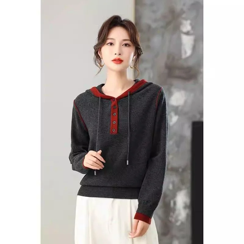 女性の春秋の新ファッションニットセーターフード付きカラーブロックファッションカジュアル多用途ルーズベースレイヤートップ