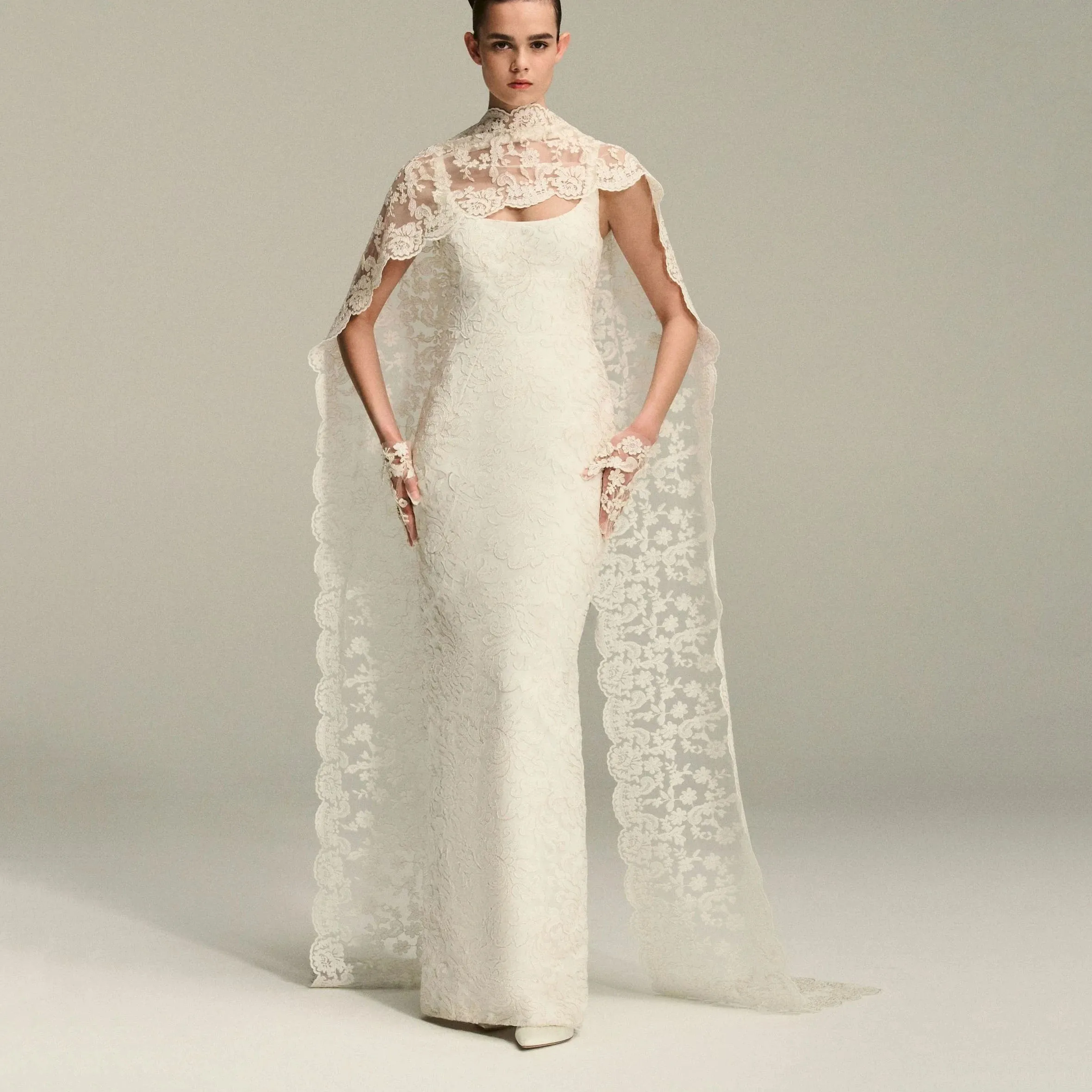 Customized Bride Gowns Square Neck Wedding Dresses Lace Bridal Dress with Scarf Train Vestido De Novia