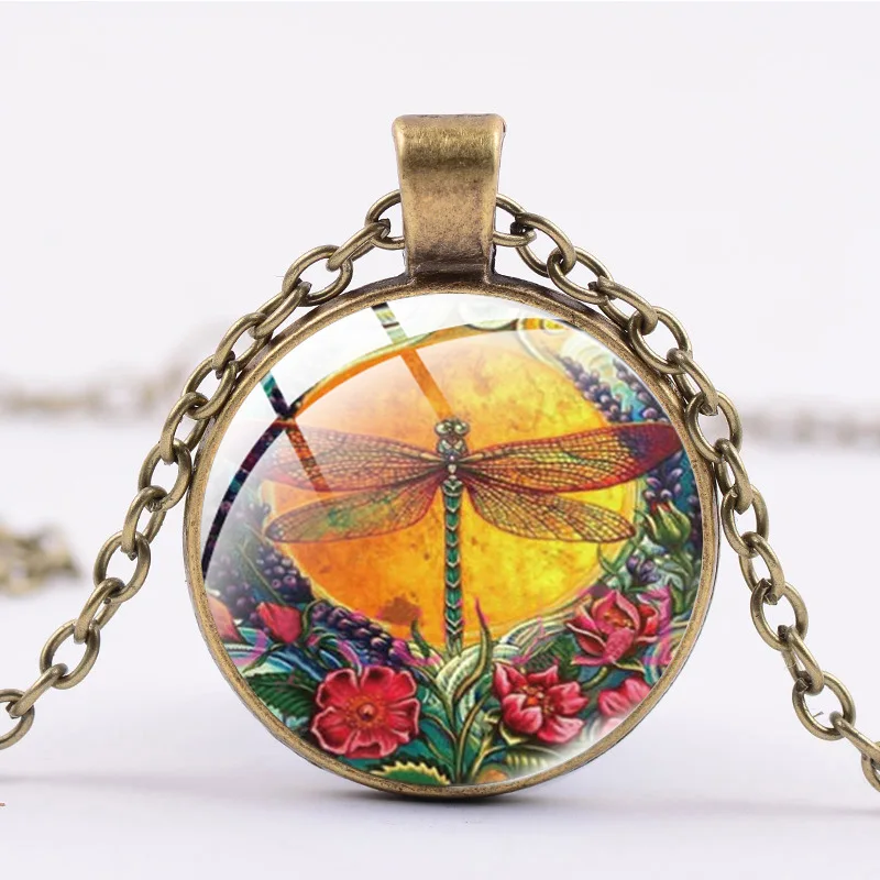 Vintage Dragonfly Pattern Round Pendant Necklace for Girls Boys Jewelry Sweater Chain Wholesale